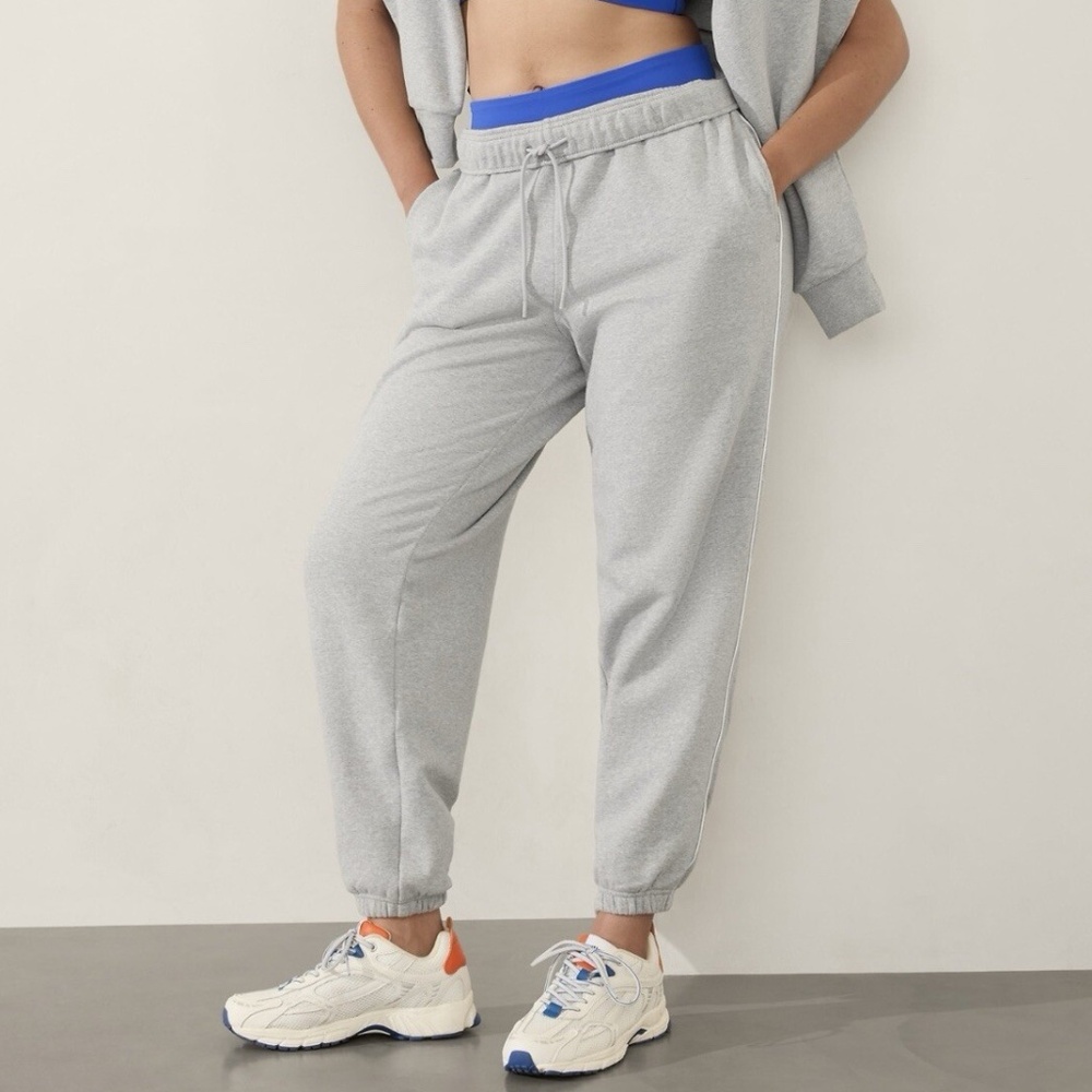 NWT Athleta Forever Fleece High Rise Piping Jogger Grey/White | Size L